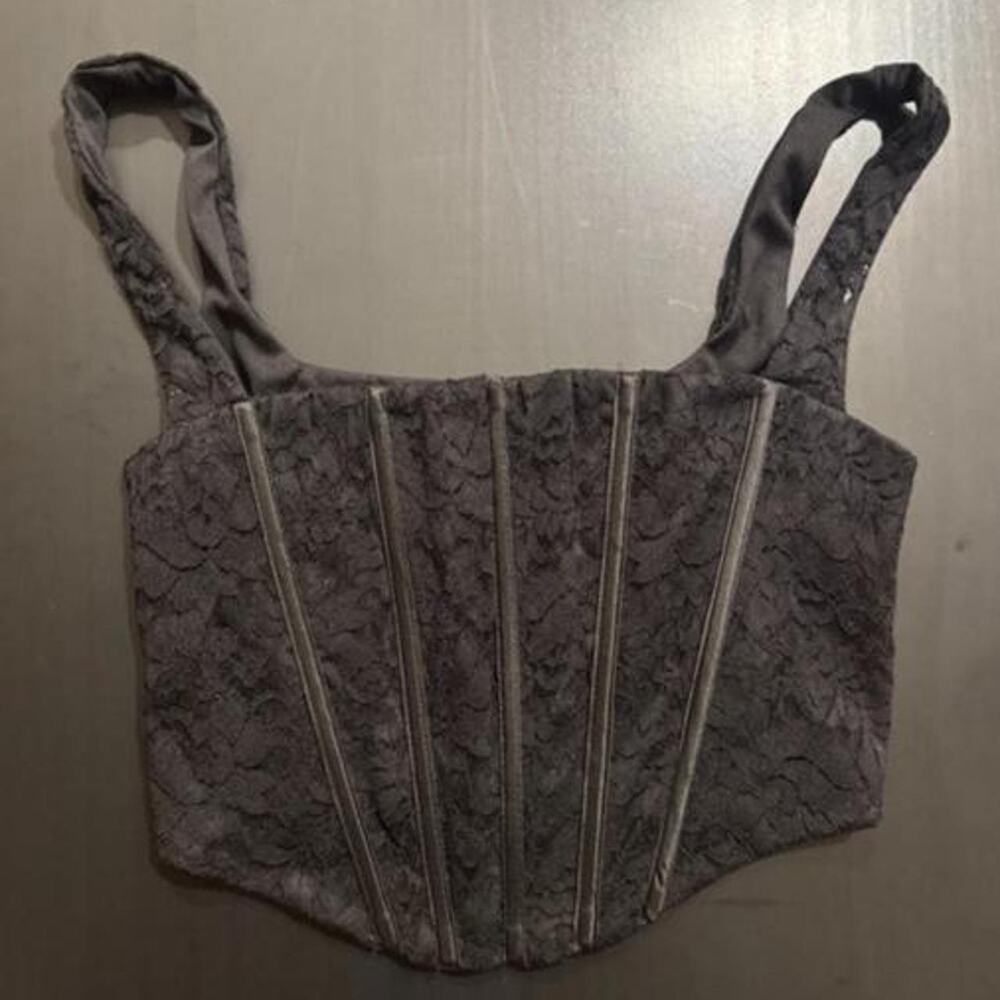 Thats so fetch black lace floral corset top with vertical boning - Picture 2 of 7